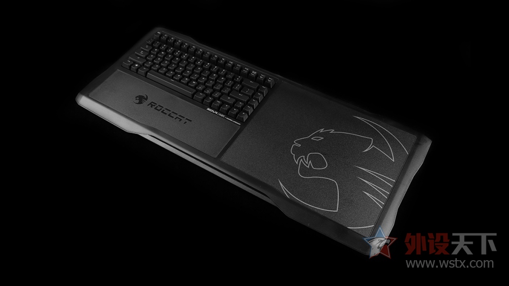 官方评测冰豹ROCCATSOVA游戏膝板图赏简评:腿上游戏