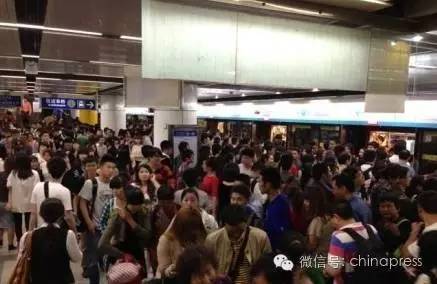 你说你煮饭就煮饭为嘛还要插中指？