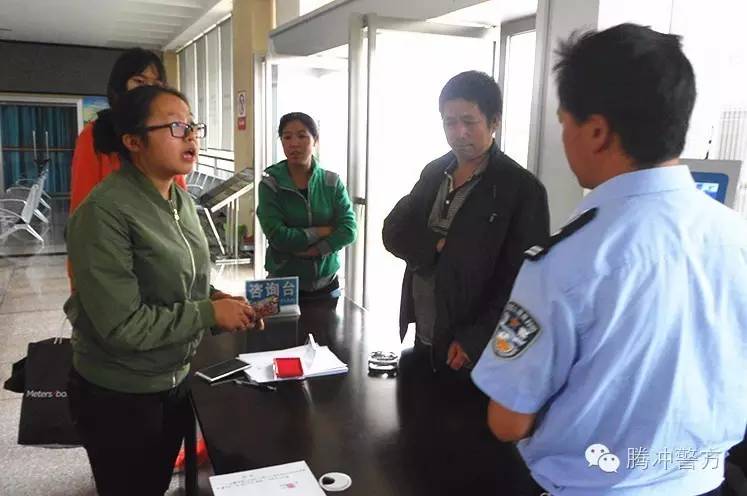 办证大厅如何更好的服务群众,户籍办理小窗口便民服务大舞台