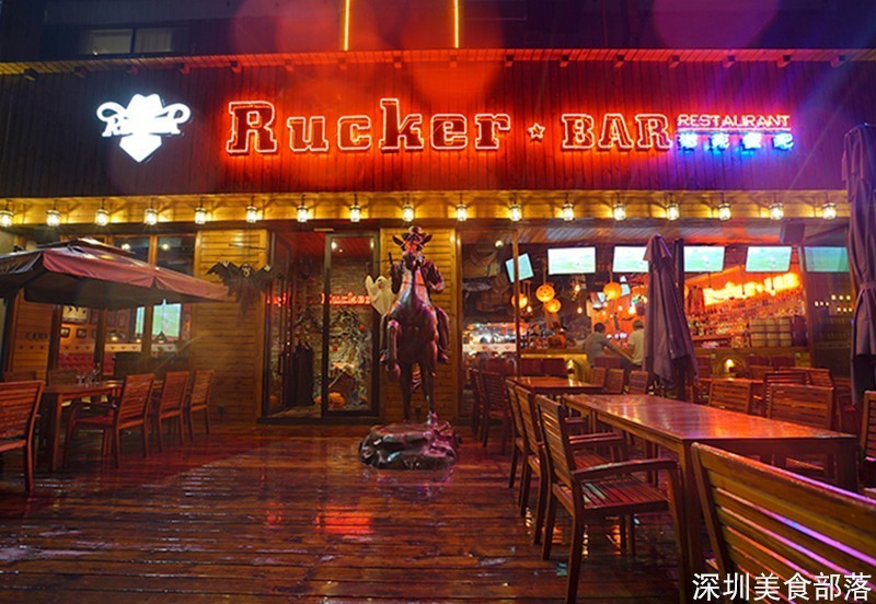 这家店,凭什么7点就能坐满,直到凌晨1点还有人舍不得走