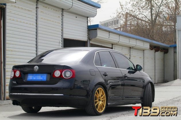 速腾冠军音响改装,大众速腾黑武士改装