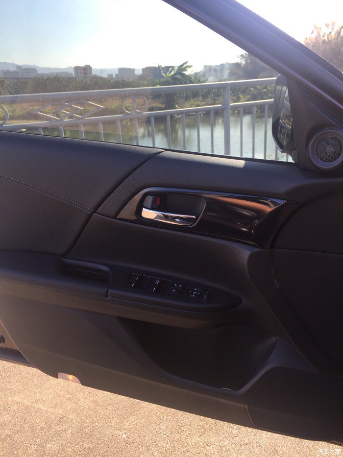 本田雅阁2.0精英版提车,雅阁琥珀金