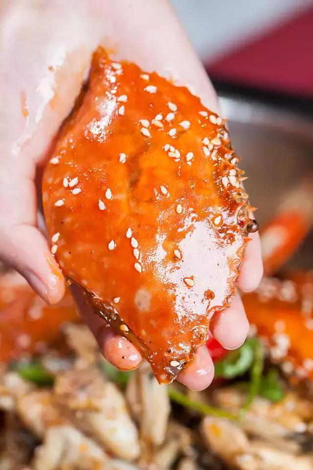 老板壕打5.8折，​全年无休摄魂小龙虾，逼爆头我都要吃到Ta