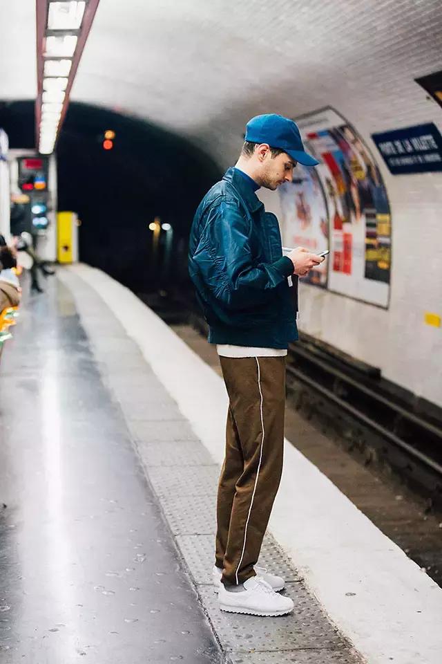 洛杉矶联名阿甘鞋,阿甘鞋联名红