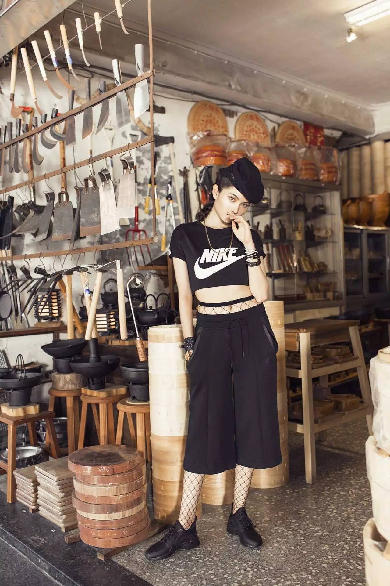 台妹演绎NikeSportswearTechPack型录