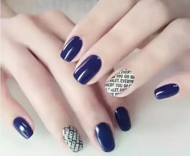 显手白的蓝黑色,显手白的高级颜色