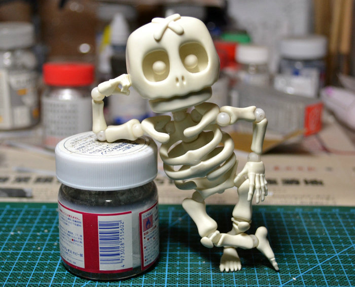 好好地吓人不好吗?干嘛要来抢萌物的饭碗!