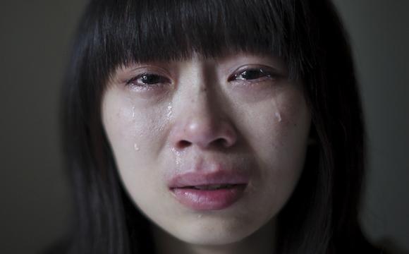 月子里流了无数次眼泪,月子里总是流眼泪是怎么回事