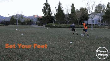 足球1v1防守技能训练多种方法,足球防守技巧与套路图解