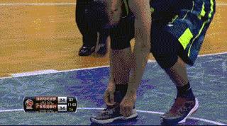 阿联脱鞋事件再起风波,易建联谈退出男篮