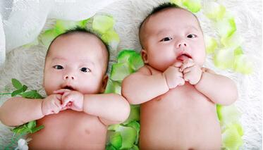 怎样生双胎的,怎么生双胞胎的秘诀和技巧