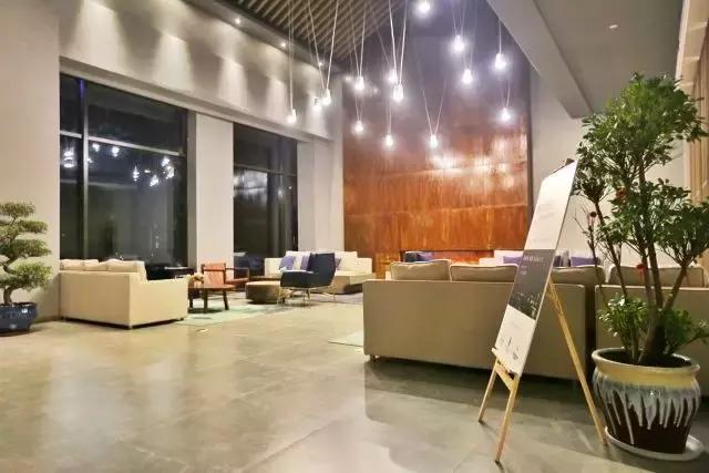 美豪皆丽致烟雨醉无锡