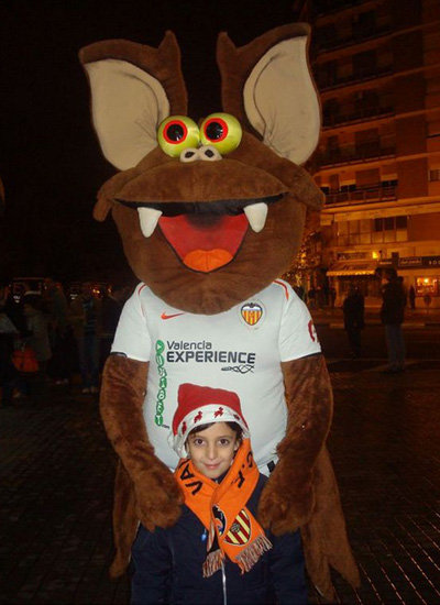 足坛最酷吉祥物,丑出新高度的狗