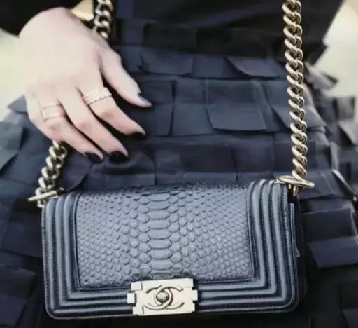 香奈儿购包圣经:经典款哪里买最便宜?