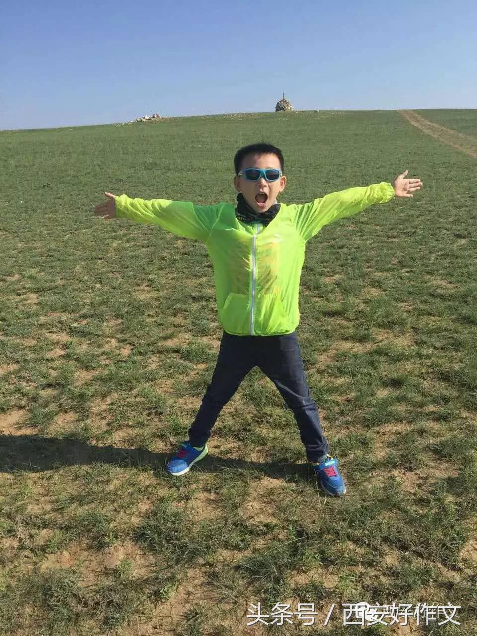 唐苑秋日落英缤纷一张旧照饱含亲情,听娃讲作文