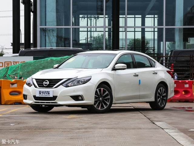 天籁主打就是静谧舒适,新款天籁的安全性