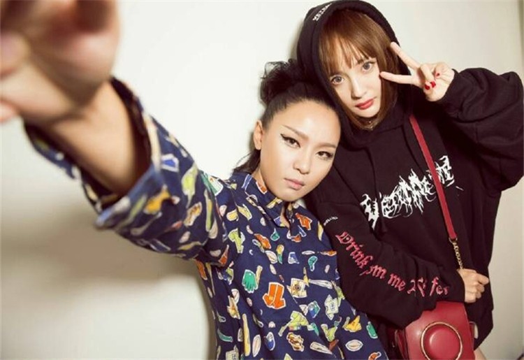 关晓彤袁姗姗穿裙子,袁姗姗关晓彤私服