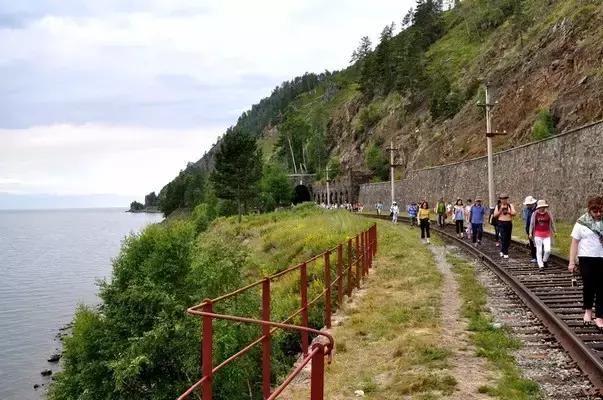 最清澈的湖泊贝加尔湖,贝加尔湖畔深沉而悠远