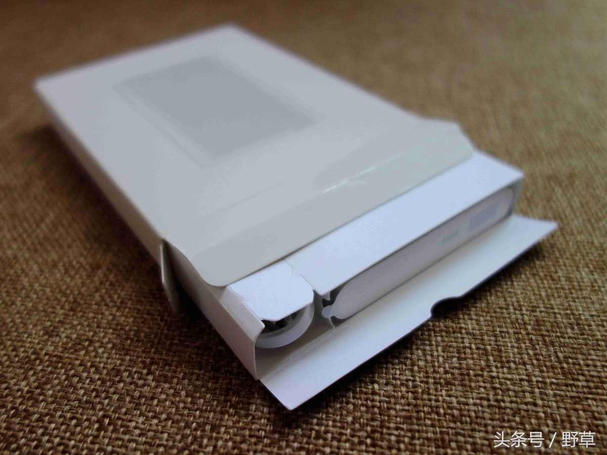 小米移动电源2按键功能,小米移动电源2和3区别