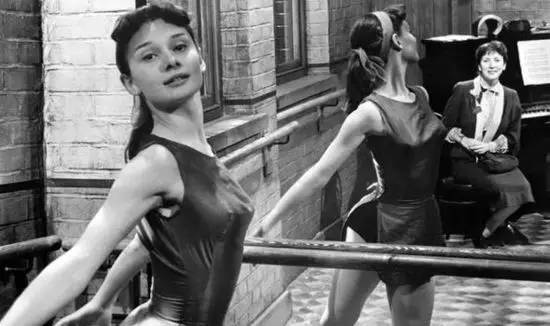 范冰冰龙袍博物馆,范冰冰龙袍被哪个国家收藏了