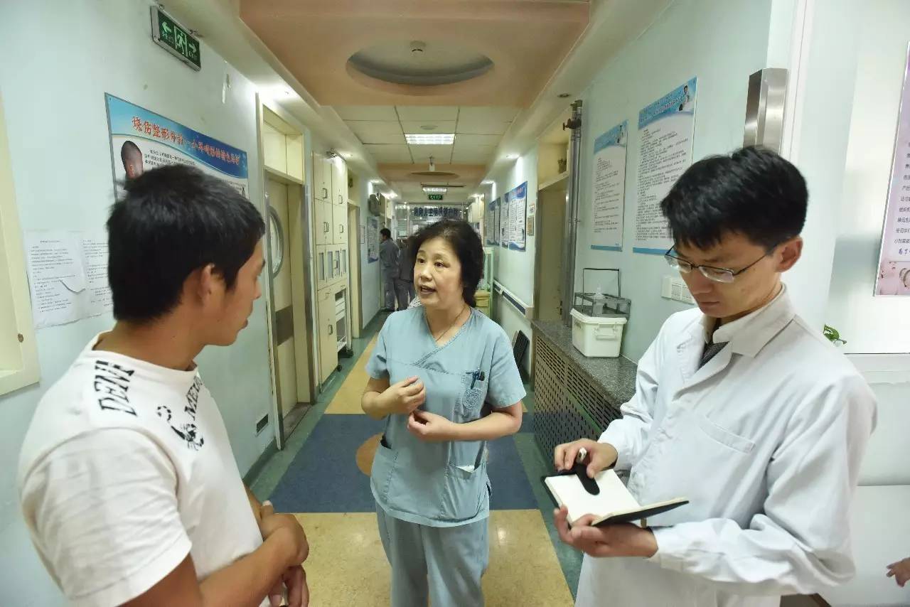 当医生真的有大家说的那么忙吗,当医生是啥感觉呀