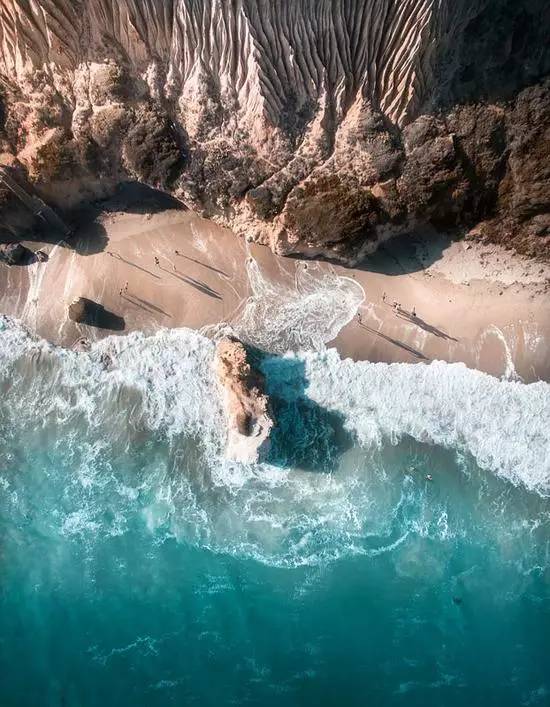 壹闻：地标里藏裸模彩绘艺术家创人体新玩法