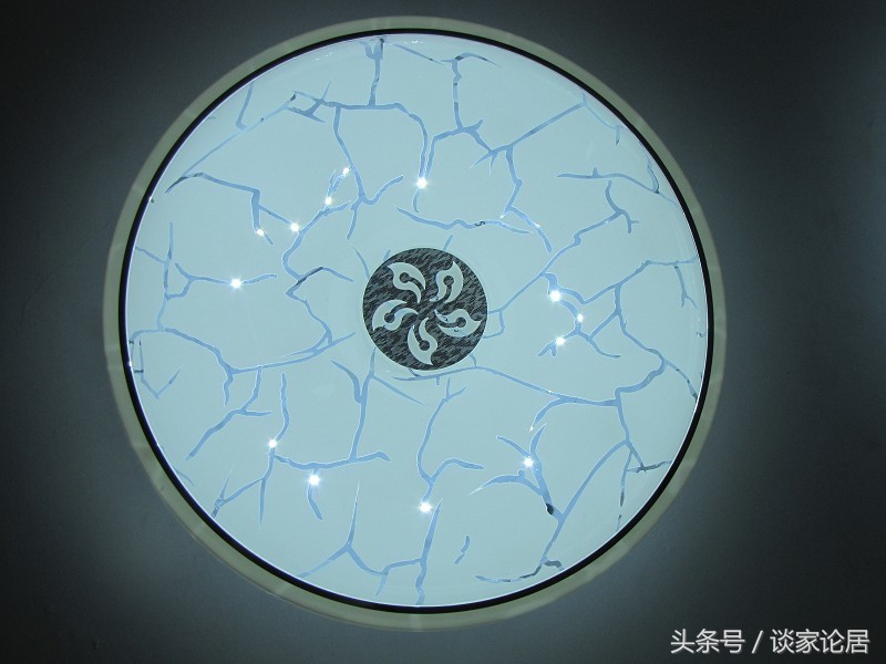 2015唐大灯换灯泡怎么换,家庭用的灯怎么换灯泡