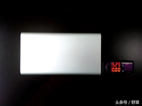 小米移动电源2按键功能,小米移动电源2和3区别