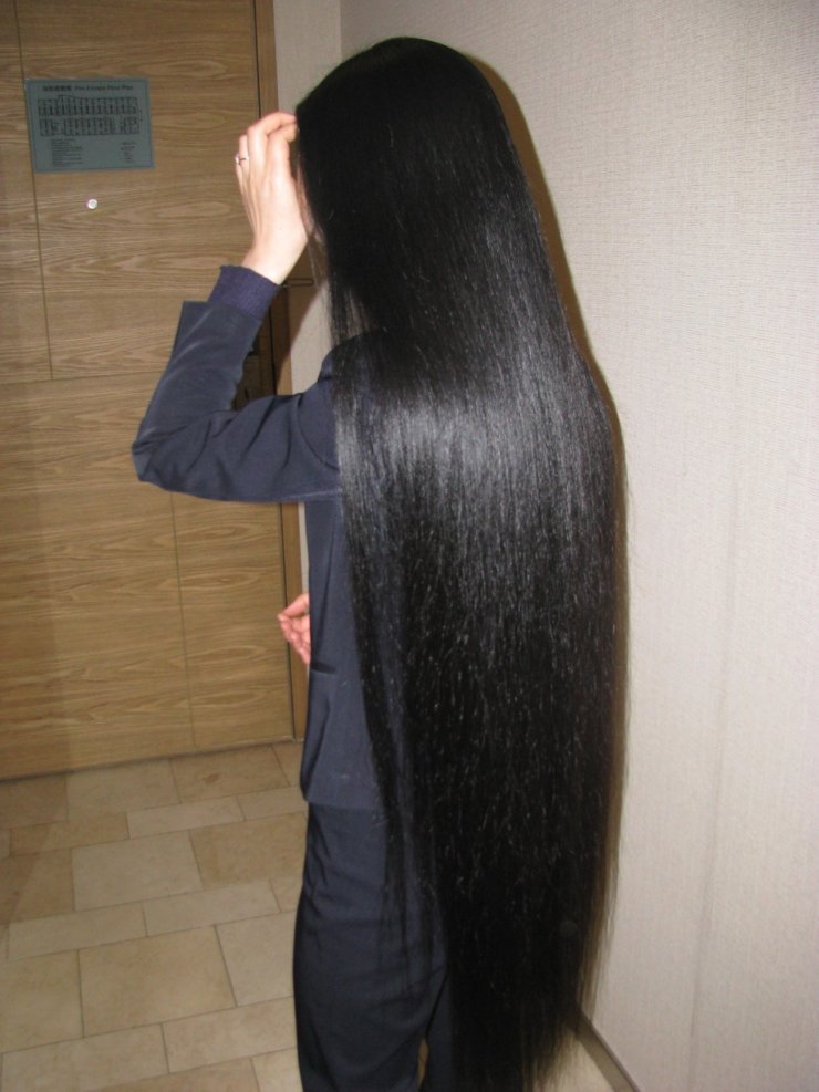 多洗头发会让头发长得更快吗,吃什么能让头发长得快