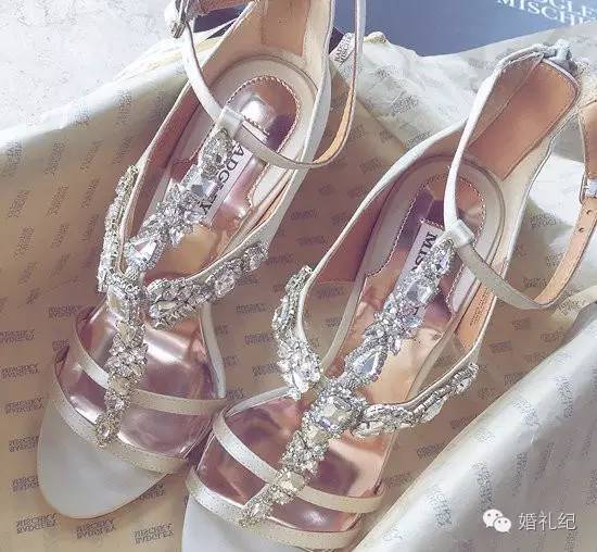 jimmychoo缎面婚鞋,jimmychoo婚鞋好穿吗