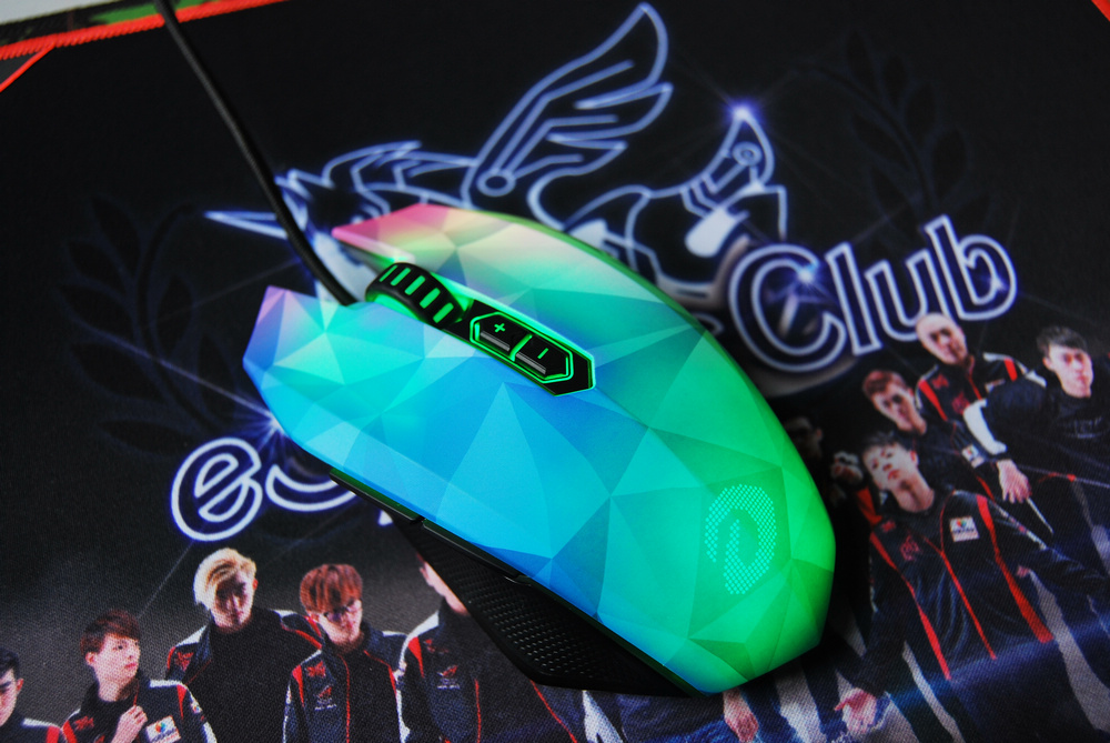 热搜第一的鼠标牧马人升级了！——钻石版牧马人评测