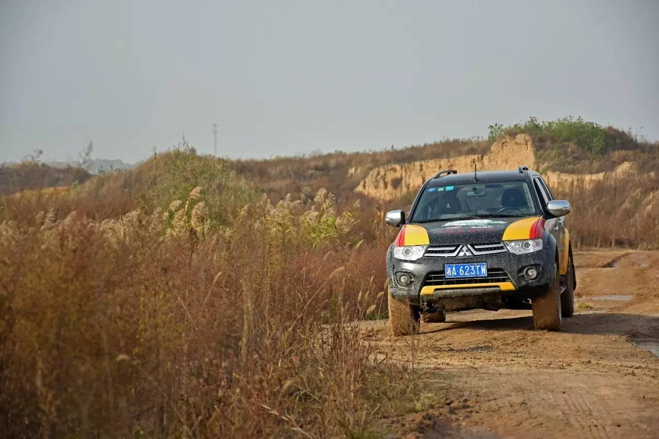 三菱帕杰罗劲畅at35特别版,沉浸式体验帕杰罗劲畅尊贵