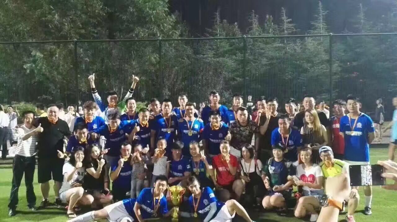 六年级足球比赛日记,六年级的足球赛日记