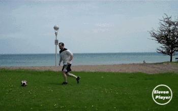 足球如何停高空球视频,如何停好高空球