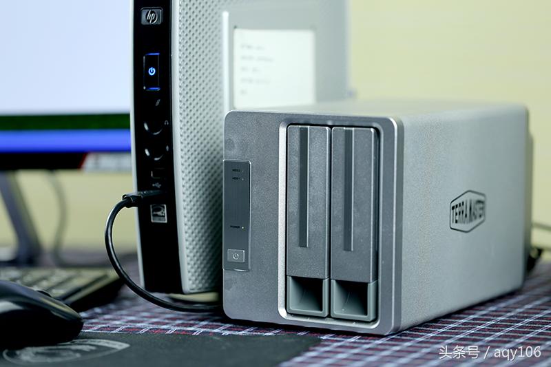 体验简单直接的TerraMasterD2-310