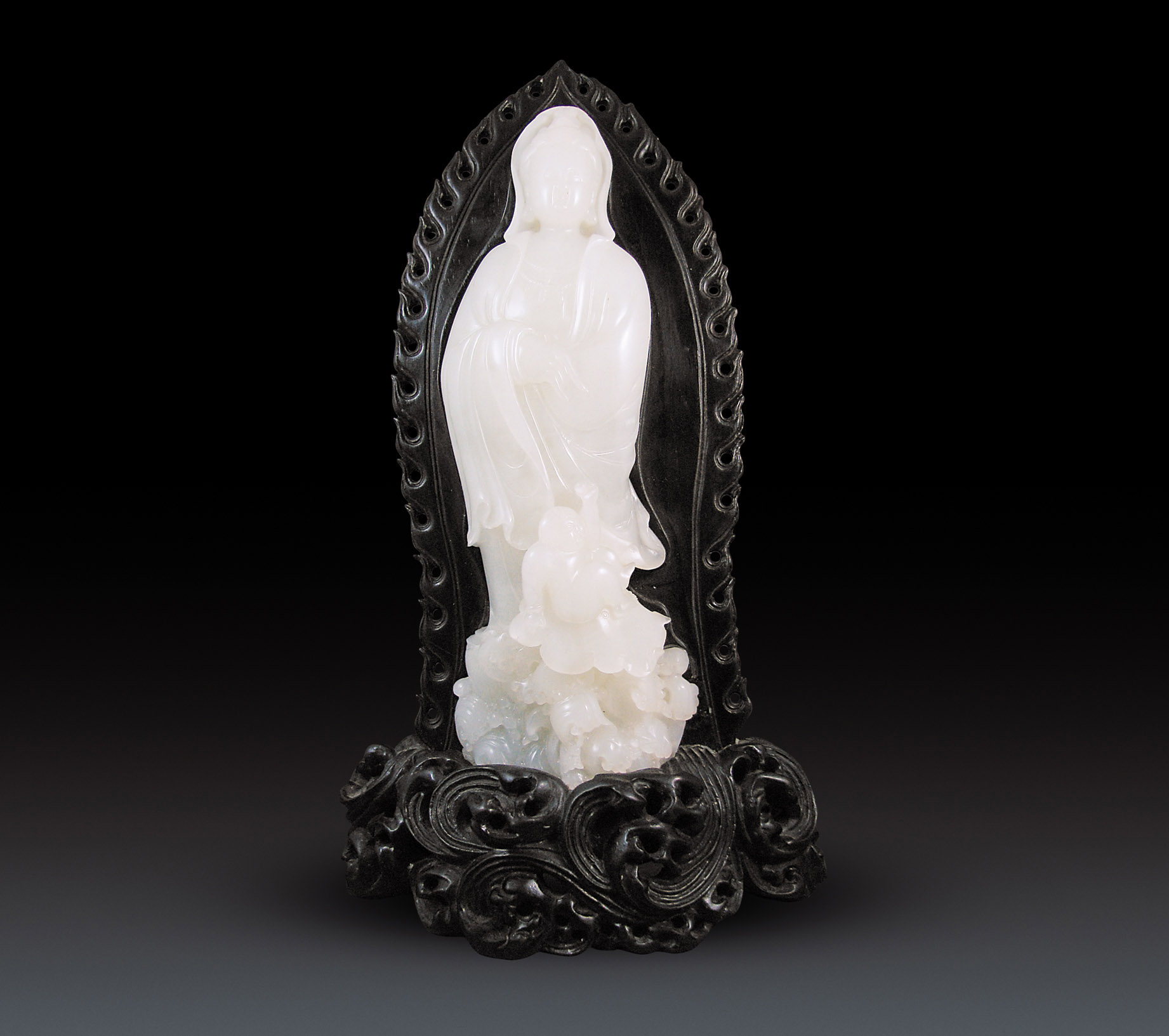 和田玉中我们追寻那么多年的“羊脂白玉”到底是怎样的白？深度！