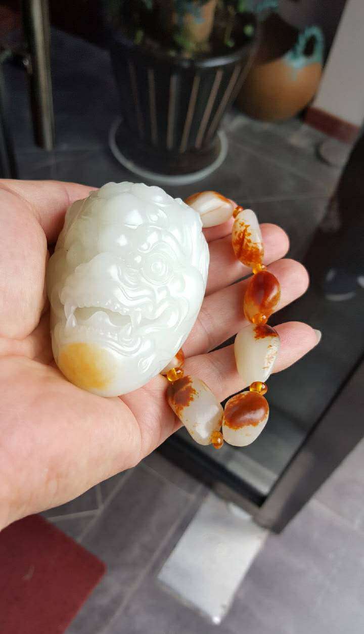 和田玉中我们追寻那么多年的“羊脂白玉”到底是怎样的白？深度！