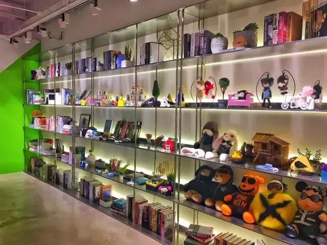 探店喝咖啡,探店逛服装店