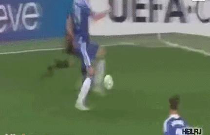 足坛10大过人必杀技,大罗对小罗停球