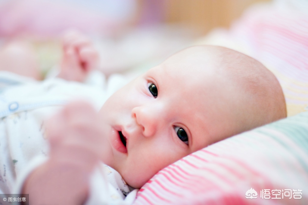 6个月宝宝头睡偏了怎么矫正,6个月小孩头睡偏了能改过来吗