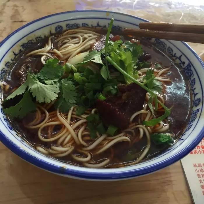 成都的一群面痴,拿出了他们珍藏的42碗好面,服不服吃了就知道