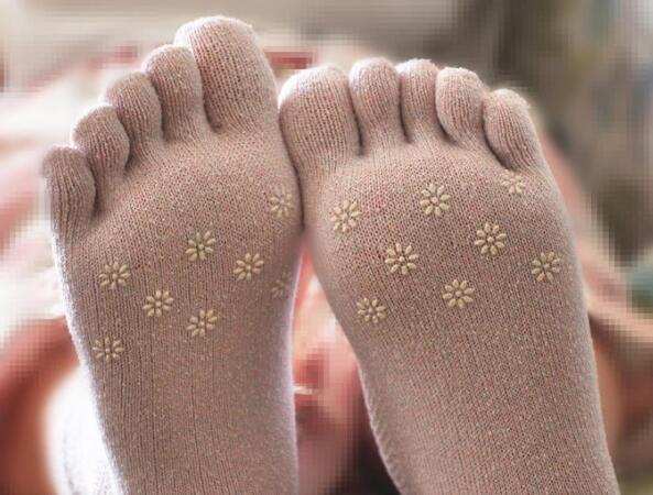 盐水泡脚能治脚气吗,盐水泡脚治疗脚气吗