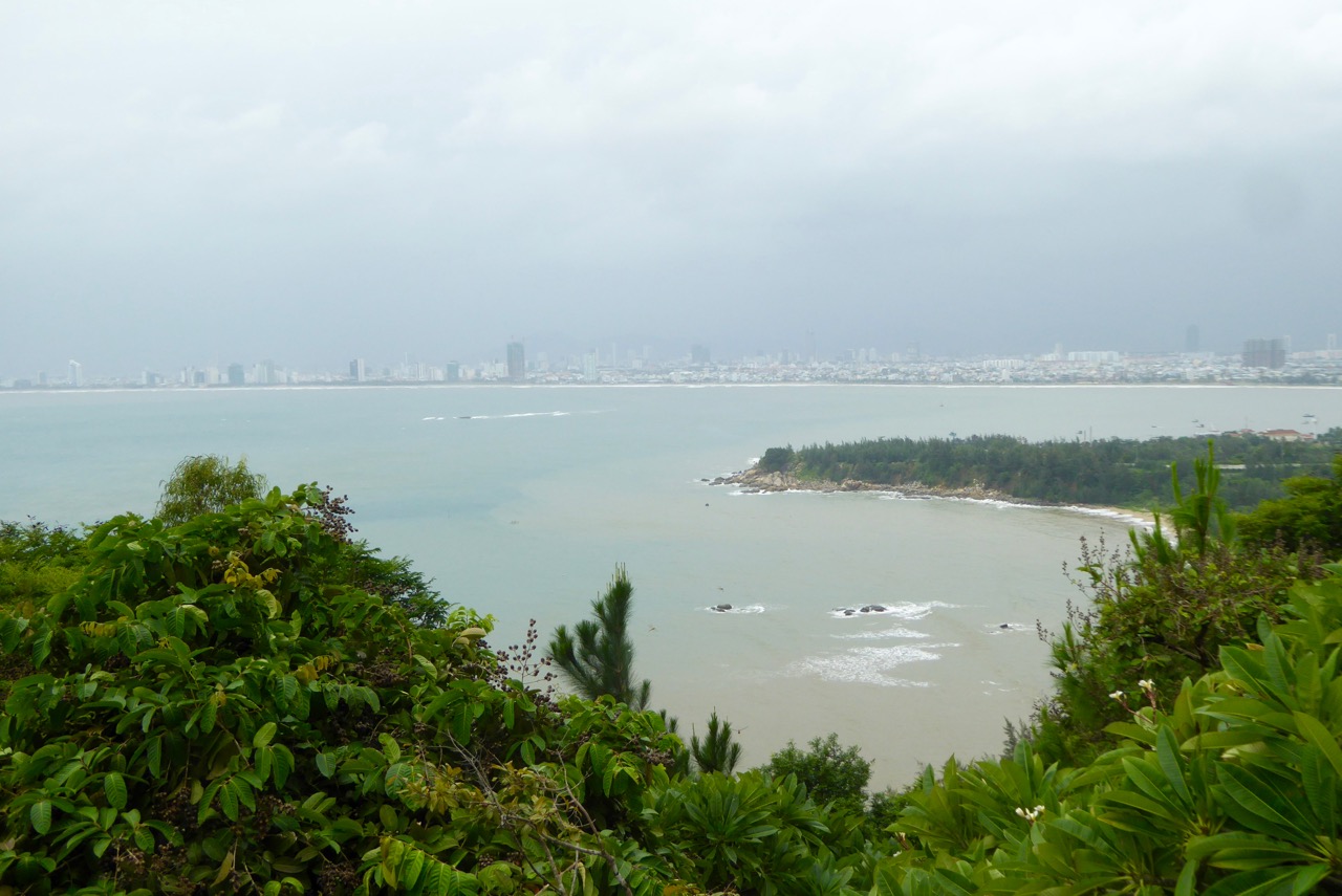 越南岘港,越南乌云密布暴雨