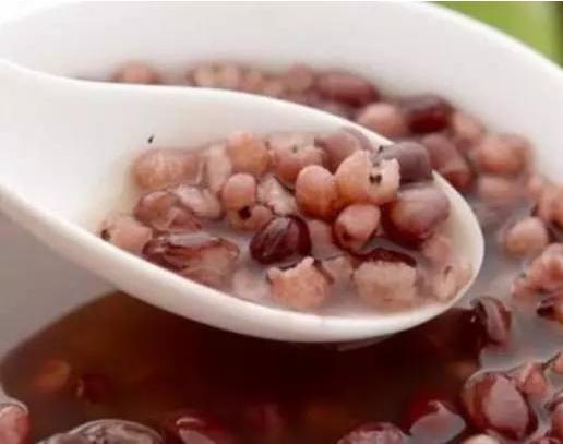 身体有湿气喝白酒好吗,身上湿气重可以喝茶吗