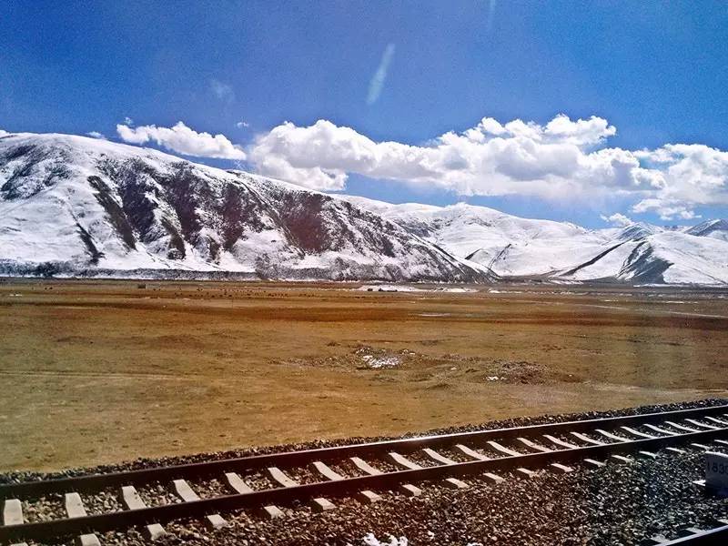 穷游小伙穷游西藏身体终于累垮,10年前穷游西藏