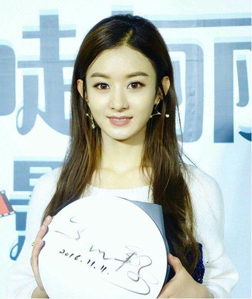 赵丽颖额头小碎发怎么剪,短发扎发大全简单又好看赵丽颖