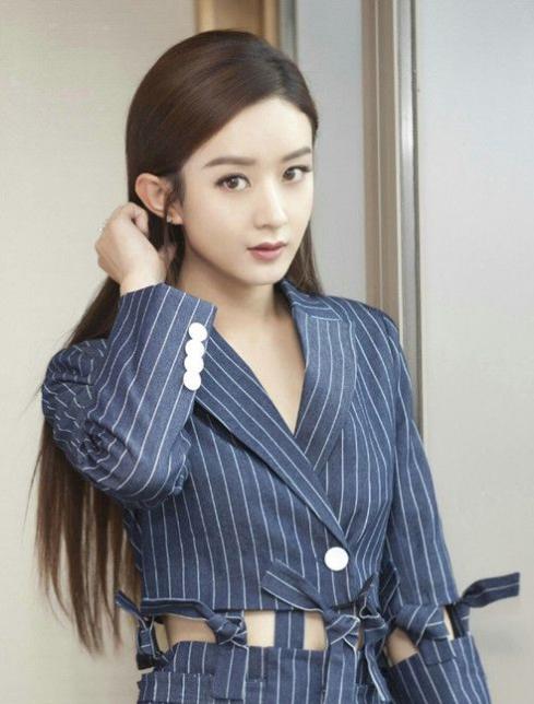 赵丽颖额头小碎发怎么剪,短发扎发大全简单又好看赵丽颖