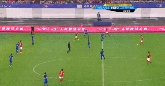 郑智被放倒视频,郑智近期踢全场的比赛