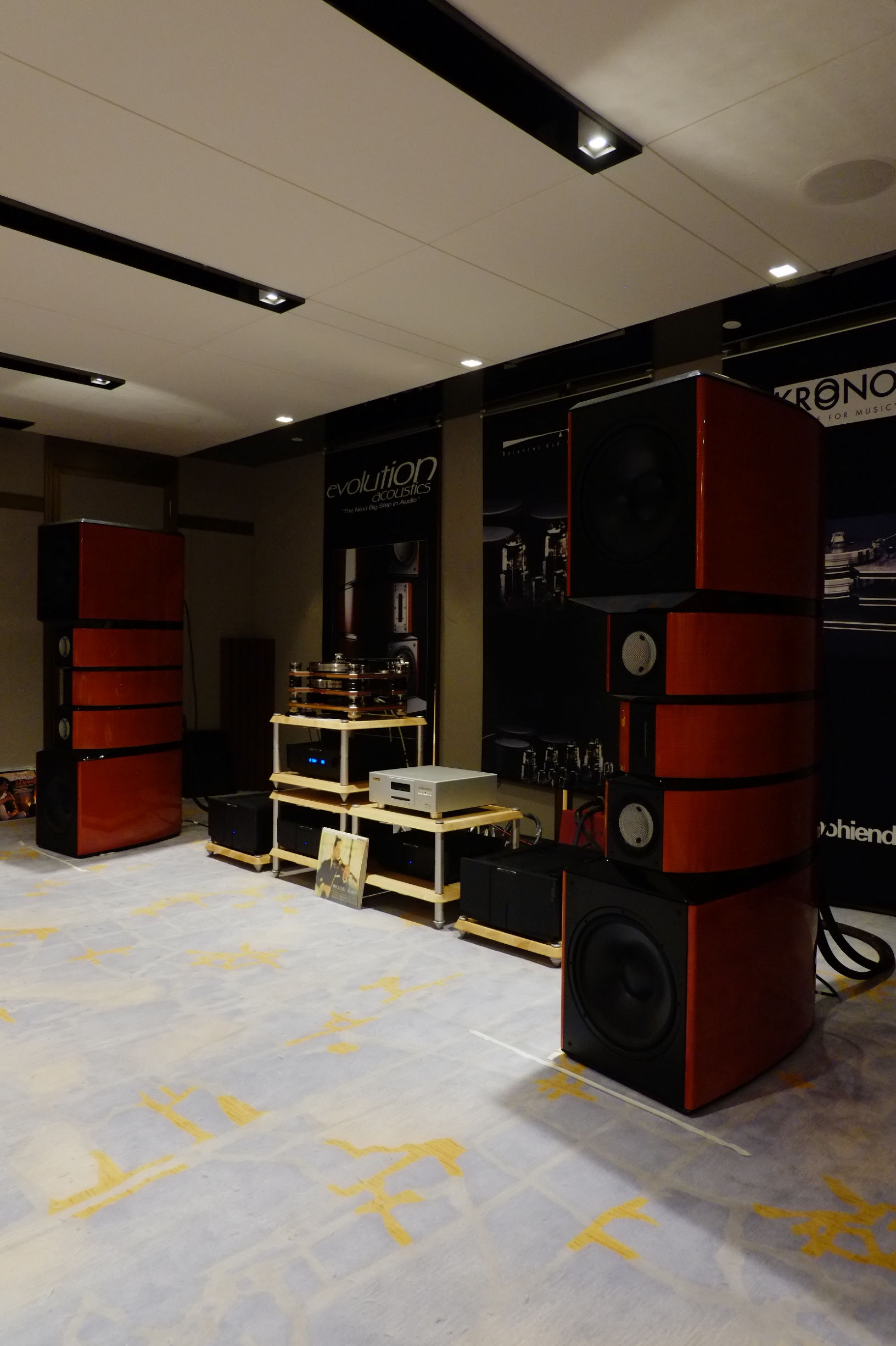 世界顶级音响博览会,世界顶级汽车音响展