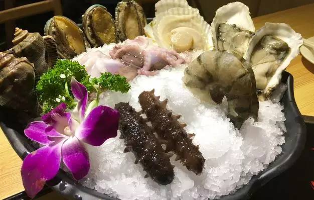 鲍鱼大虾海鲜火锅,一虾一蟹49元海鲜自助火锅
